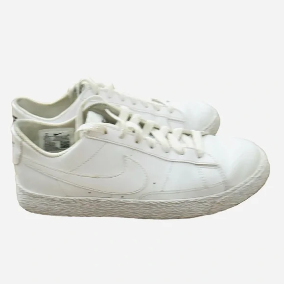 💕SALE💕 Nike Blazer '77 Low Sneaker Shoes - Picture 2 of 6